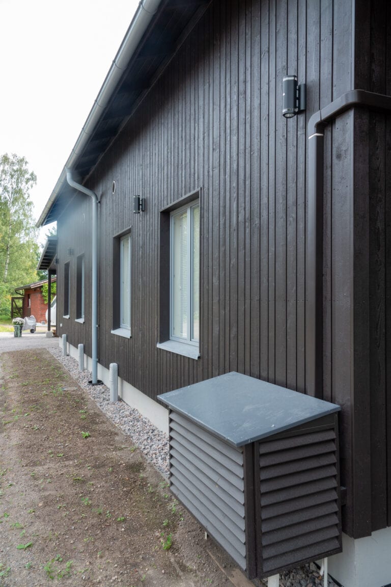 Omakotitalojen pystytys Järvenpäässä — viiden talon urakka, pystytys- ja ulkotyöt, kuva 8/8